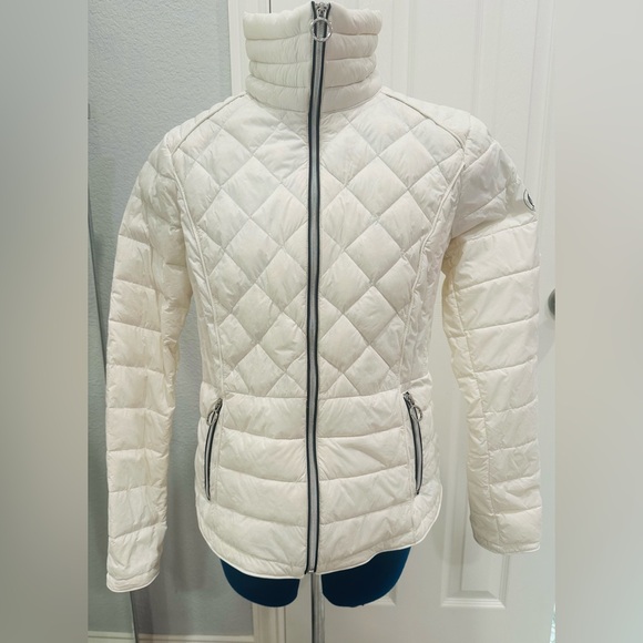 Michael Kors: White Packable Down Jacket, Medium - Picture 1 of 6